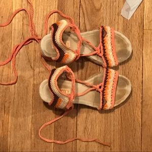 I am selling this cute pair of pumps